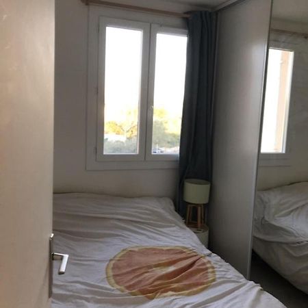 Апартаменти Vacances A Frejus Avec Piscine Екстер'єр фото